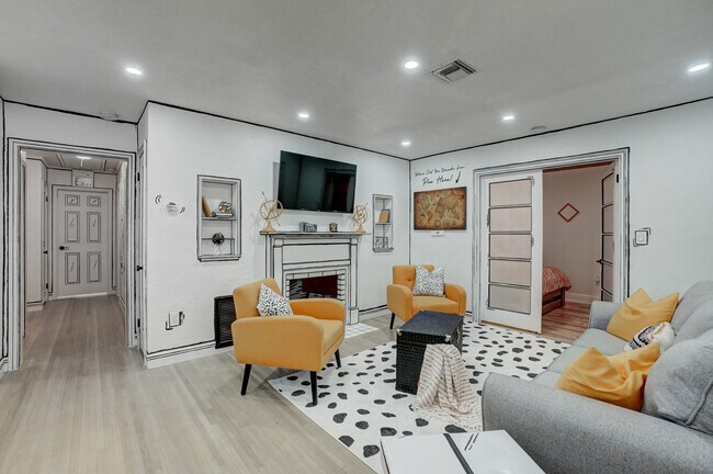 Livingroom - 301 SE 19th St