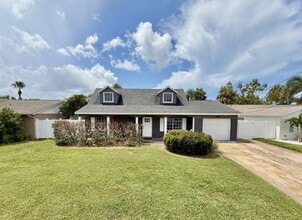 Building Photo - 8718 Thornwood Ln