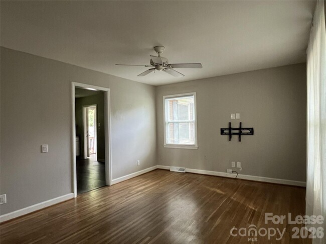 Foto del edificio - 4024 Abbeydale Dr