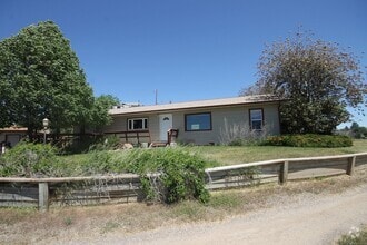 Building Photo - 2202 3rd St S