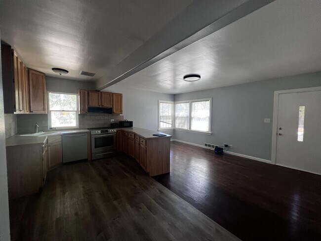 Foto del edificio - 2127 3rd Ave N