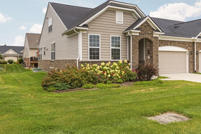 Building Photo - 402 Henstride Ct
