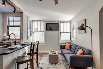 Building Photo - 57 N Ann St