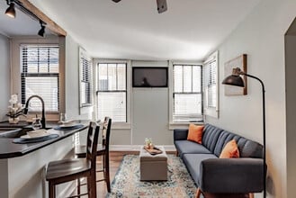 Building Photo - 57 N Ann St