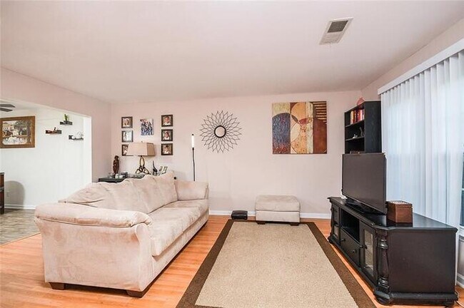 Foto del edificio - Roswell Property for rent close to Shopping
