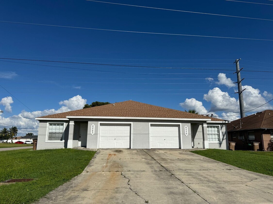 Primary Photo - Experience this Cape Coral 3 bedroom 2 bat...