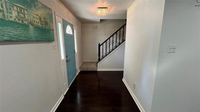 Foto del edificio - 2625 Bayberry Ln