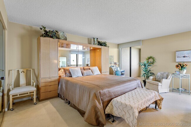 Building Photo - 5070 N Ocean Dr