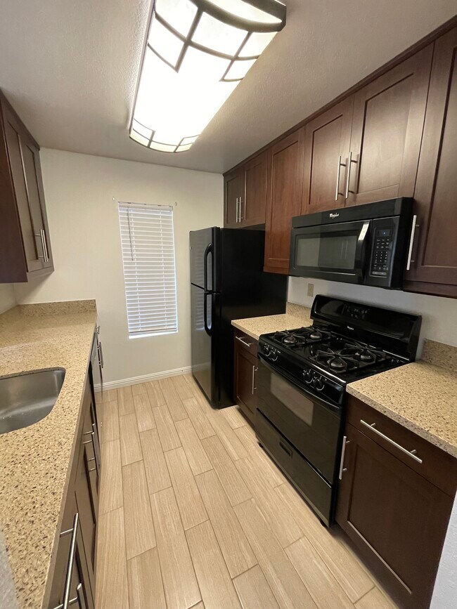 Kitchen - 13005 Wimberly Sq