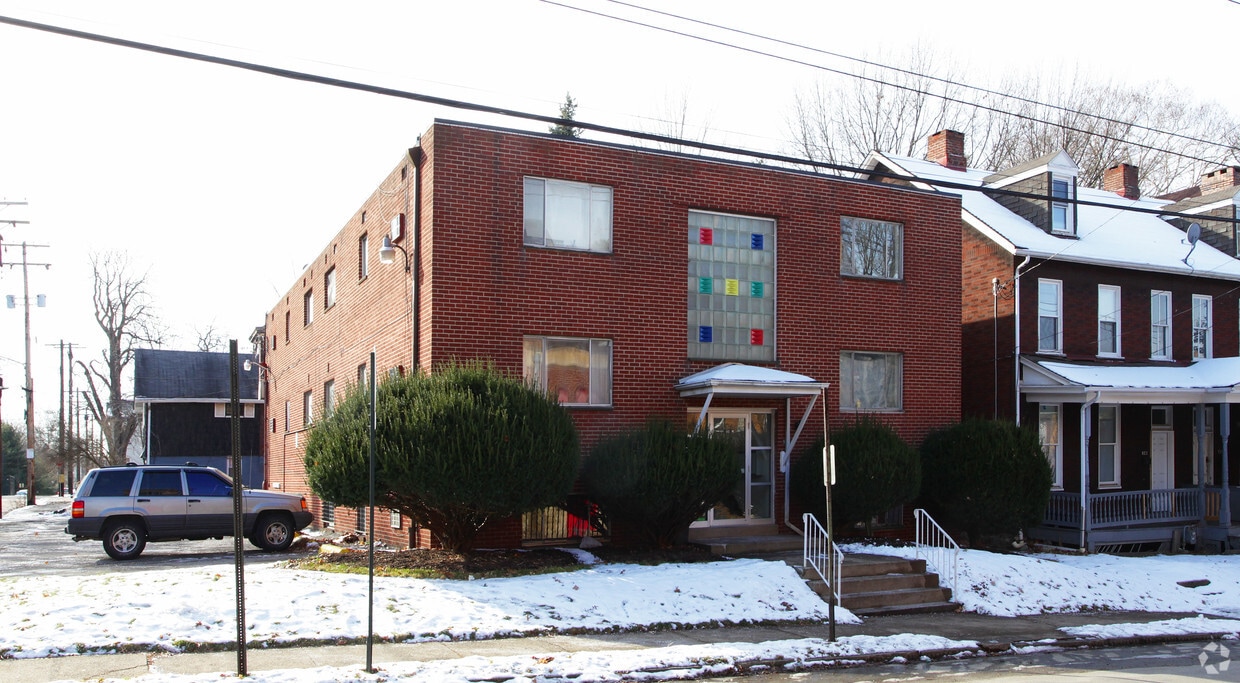 Primary Photo - 924 South Ave