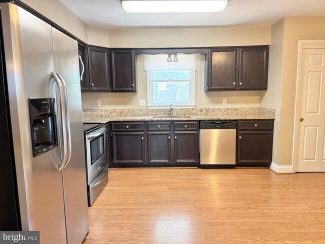 Foto del edificio - 15407 Skyline Dr