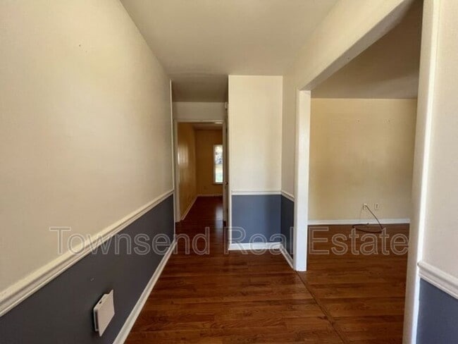 Foto del edificio - 6204 Lakehaven Dr