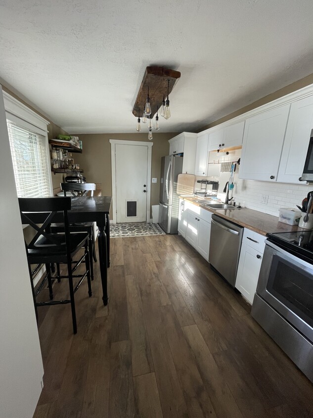 Foto principal - 1056 N Madison Ave