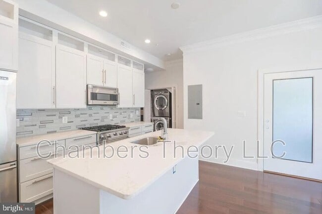 Building Photo - 1640 19th St NW