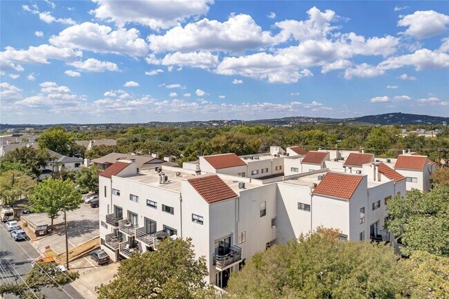 Foto del edificio - 2605 Enfield Rd