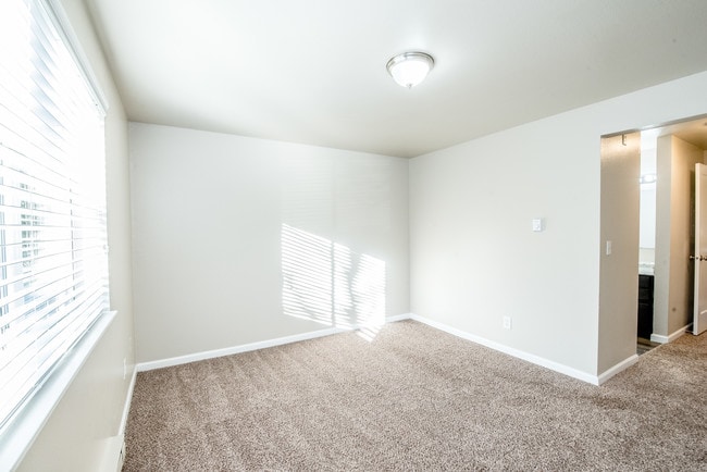 Building Photo - Crosspointe