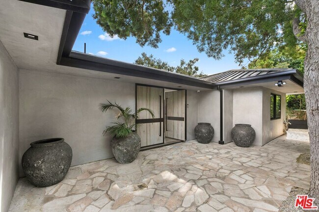 Foto del edificio - 11010 Chalon Rd