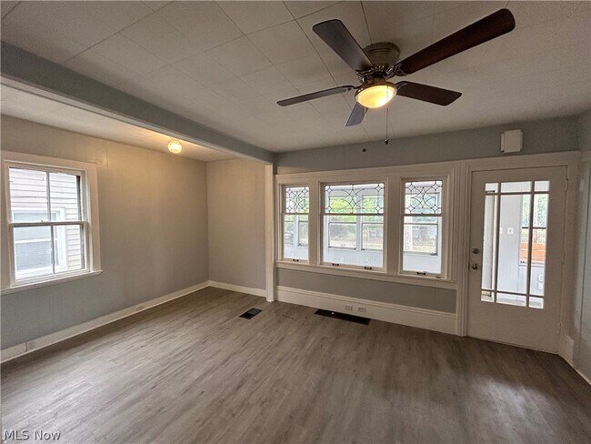 Foto del edificio - 3136 W 16th St