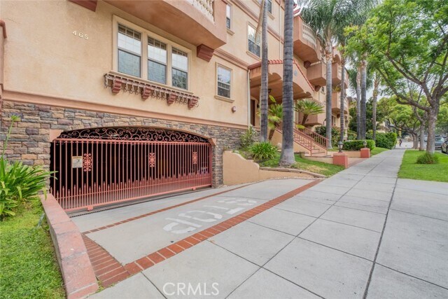 Foto del edificio - 465 E San Jose Ave