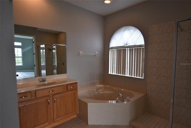 Foto del edificio - 1706 Swallowtail Ln