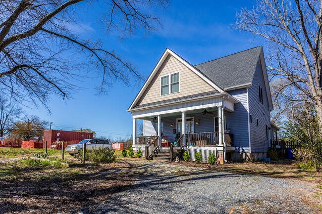 Building Photo - 313 Idlewild Ave