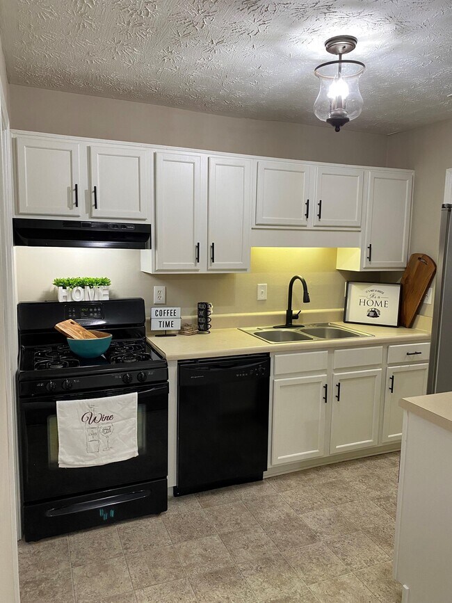 Foto del edificio - 2535 Sweetridge Ct