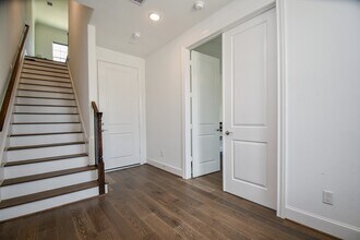 Building Photo - 703 Bringhurst St