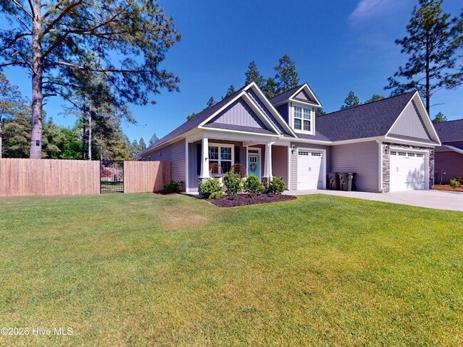Building Photo - 604 Muscadine Ln