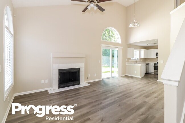 Building Photo - 615 Chantress Ct