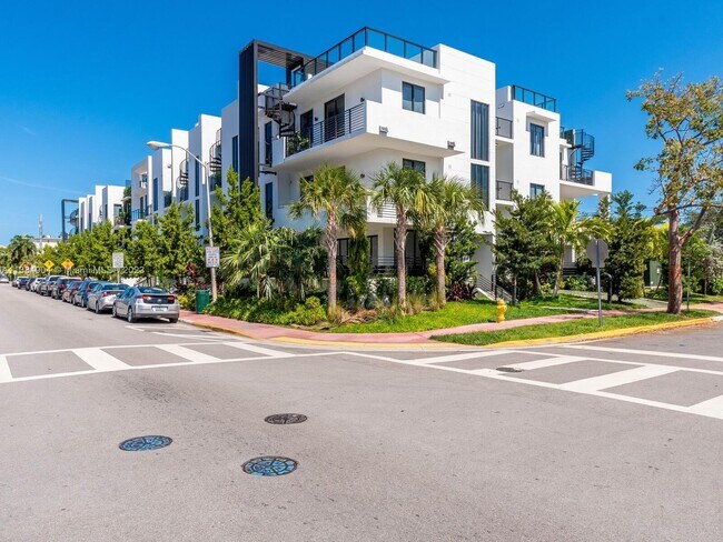 Building Photo - 1030 15th St