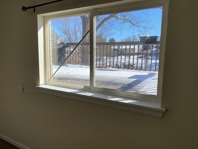 Foto del edificio - Great corner lot home backing up to open s...