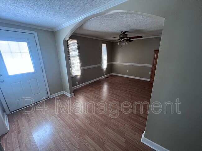 Building Photo - 140 Caston Cir