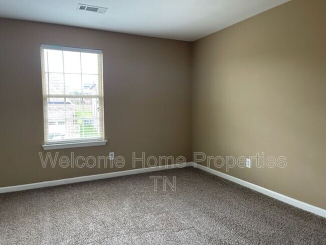 Building Photo - 402 Warren Hill Dr