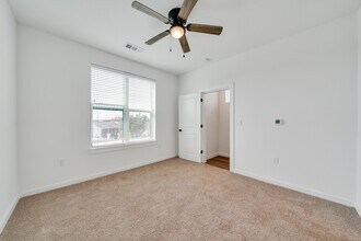 Building Photo - 1601 Mustang Dr