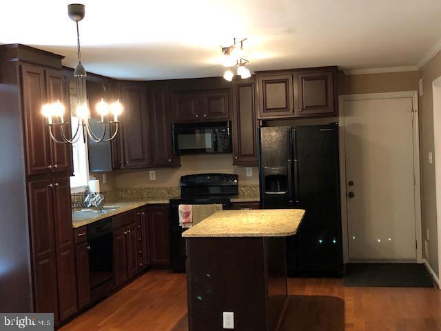 Foto del edificio - 15802 Marlington Dr