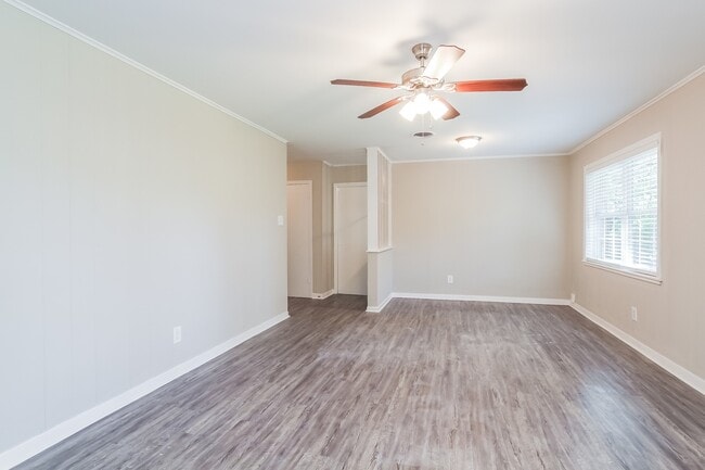 Foto del edificio - 13322 Oak Leaf Ln