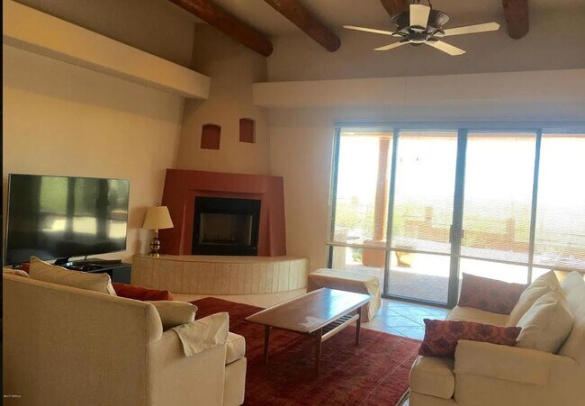 Building Photo - Spacious 4BR House in Tucson
