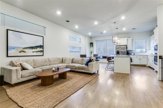 Foto del edificio - 8209 Laflin Ln