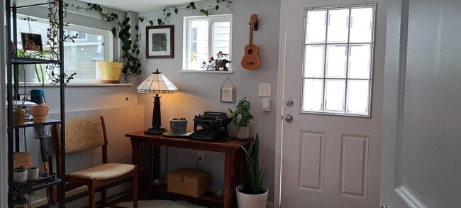 Foto del edificio - 11 W Windsor Ave