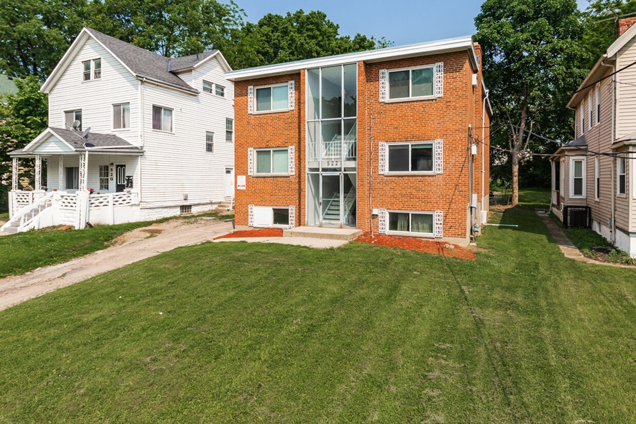 Primary Photo - Elliott Apartments
