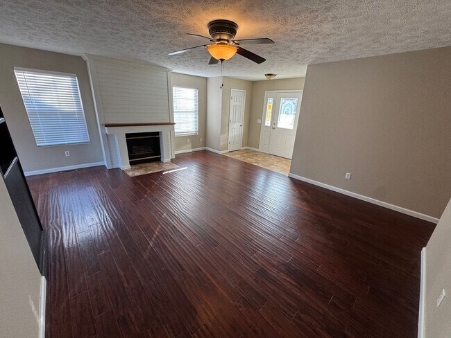 Foto del edificio - 404 N.Hightower Ave