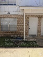 Building Photo - 901 S Mesquite St