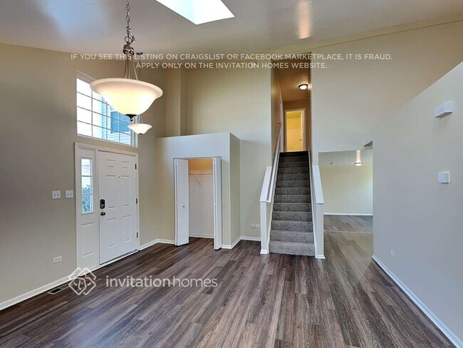 Foto del edificio - 1313 Lasser Dr