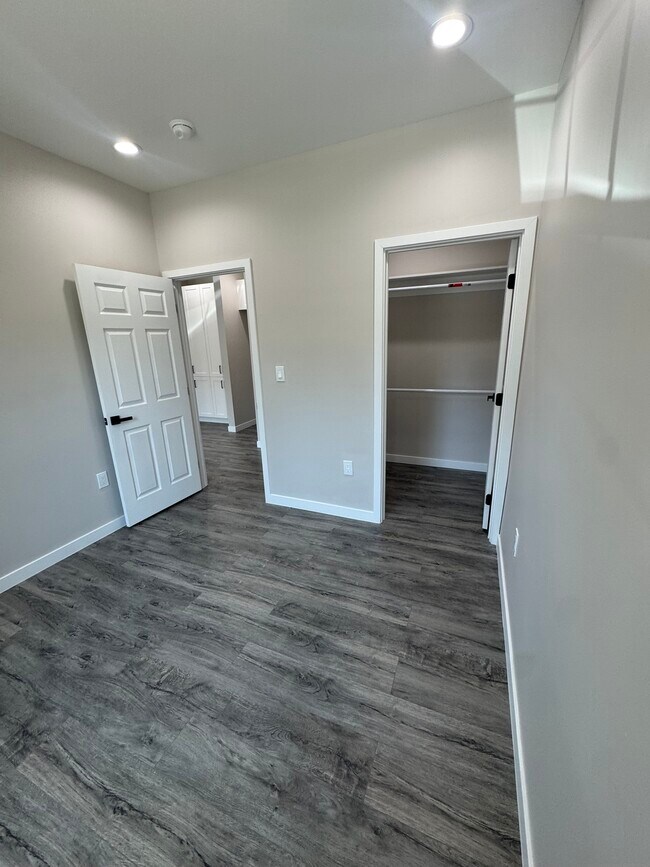 Foto del edificio - 10748 De Haven Ave