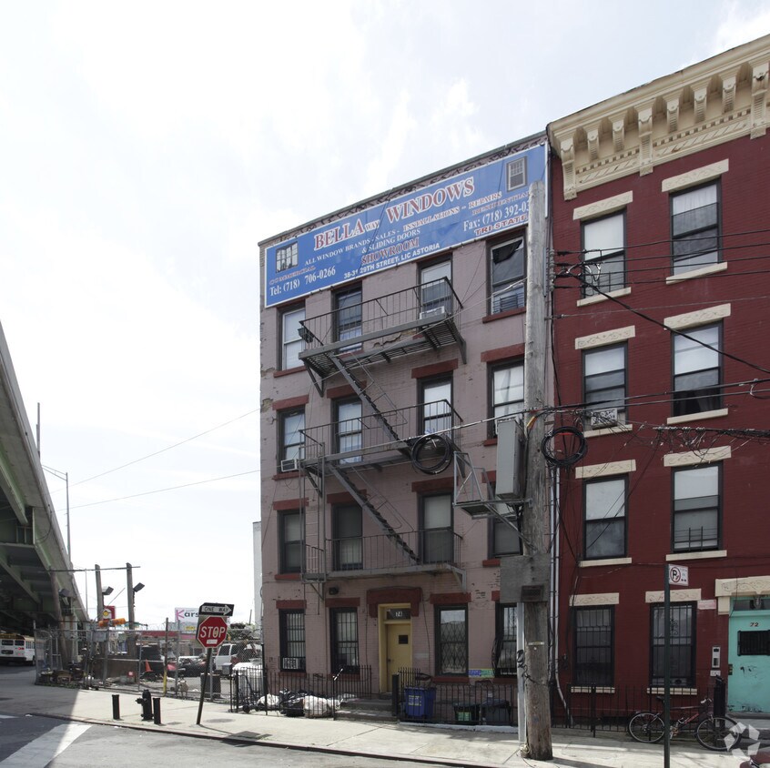 Building Photo - 74 Nelson St