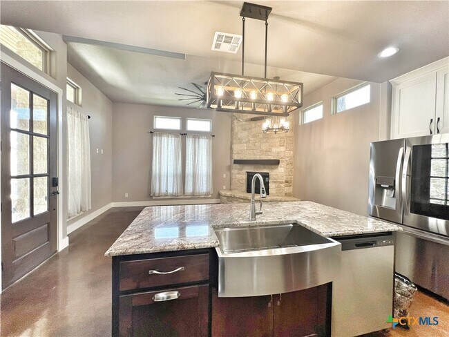 Building Photo - 1704 Gruene Vineyard Crossing