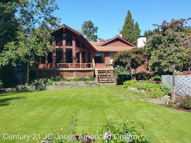 Building Photo - 3 br, 2 bath House - 1415 SE Rogue Dr.