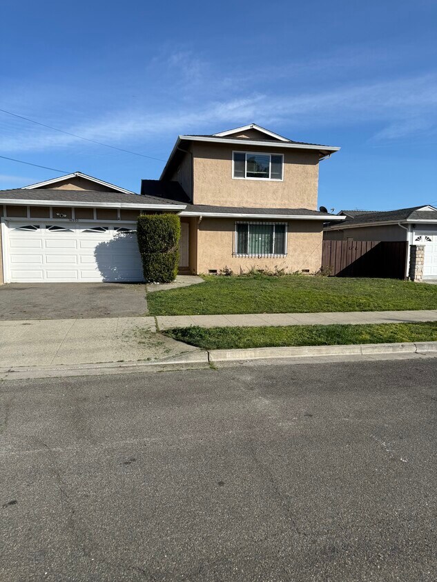 Building Photo - 14550 Acapulco Rd