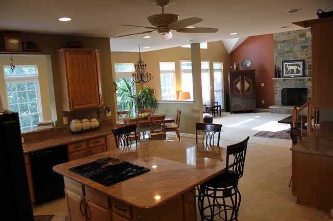 Building Photo - 6404 Bridge Creek Ct