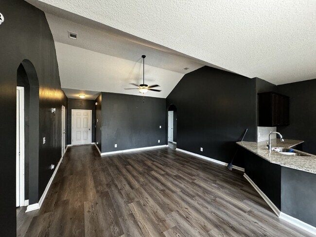 Foto del edificio - House for Rent
